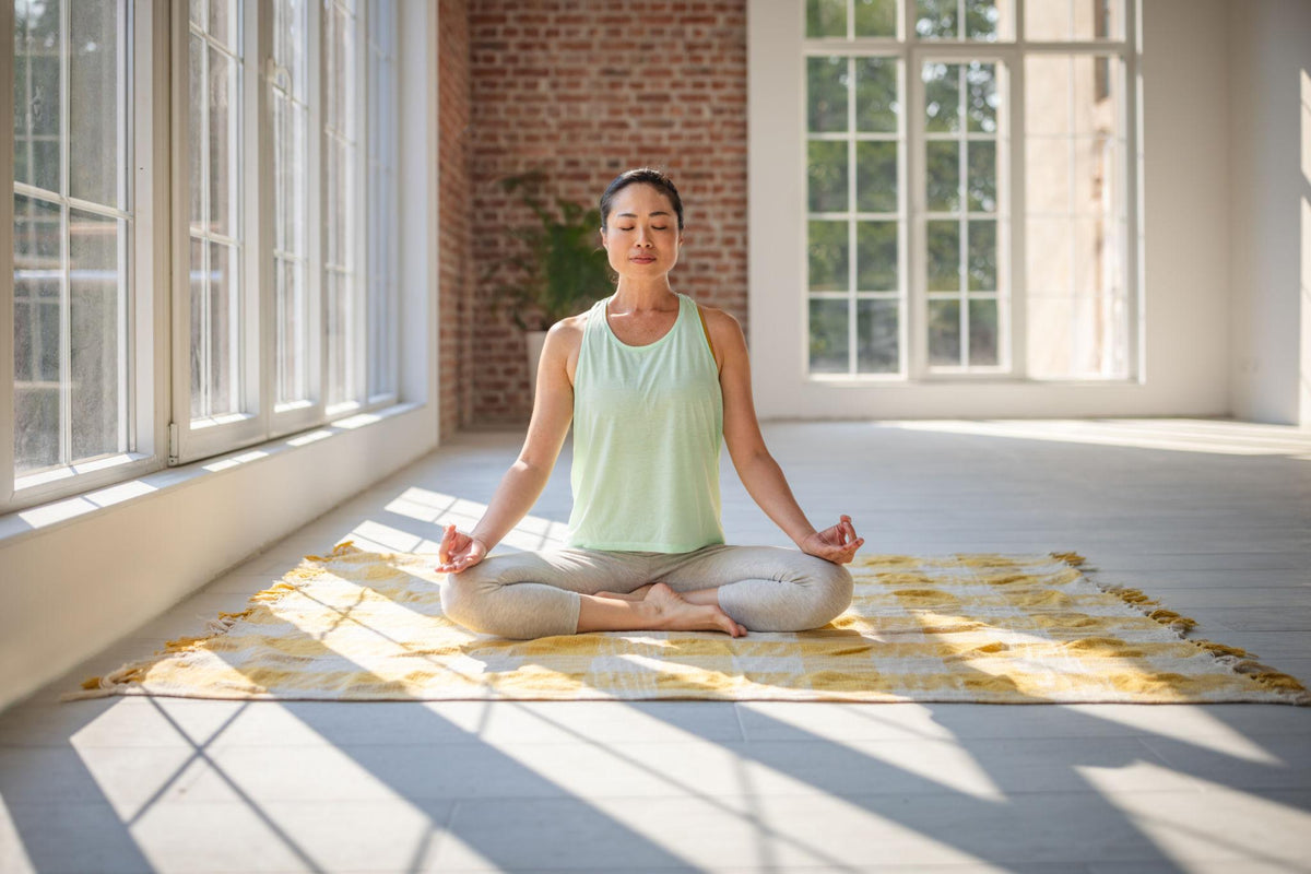 Yoga für Anfänger: So startest du deine Yogapraxis zu Hause