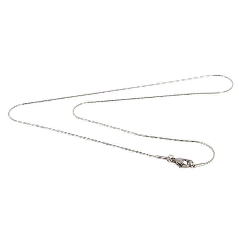Edelstahlkette von Artisans de Madagascar, 50 cm lang, 2 mm Durchmesser, eleganter Schmuck, sichtbar auf dem Bild