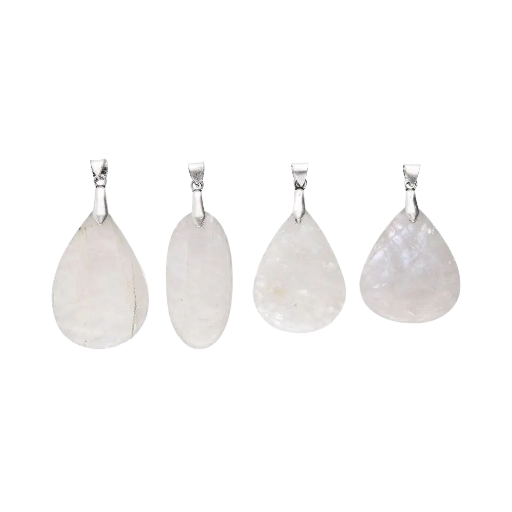 Mondstein-Cabochon-Anhänger aus Schmuck von Vives de la Cortada S.L, zeigt harmonische und intuitive Eigenschaften.