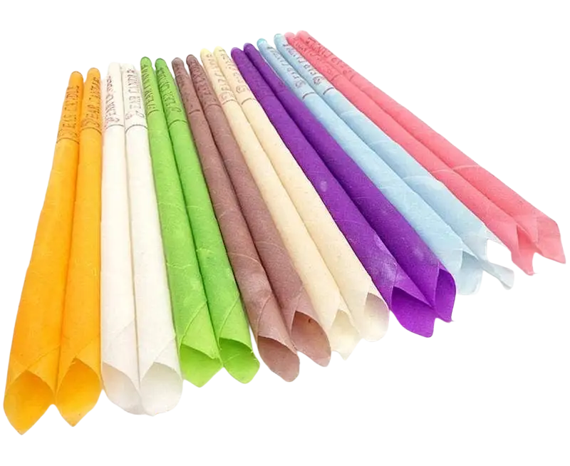 Ein set glamouröser glamza ohrkerzen paar aus bunten papierstrohhalmen für ear candle therapy bei mana shop