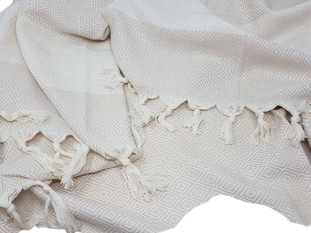 Beiges Stefano Ferrante Hamamtuch Elmas 100x180cm aus weichem, gewebtem Textil, ideal für Sauna und Strand.