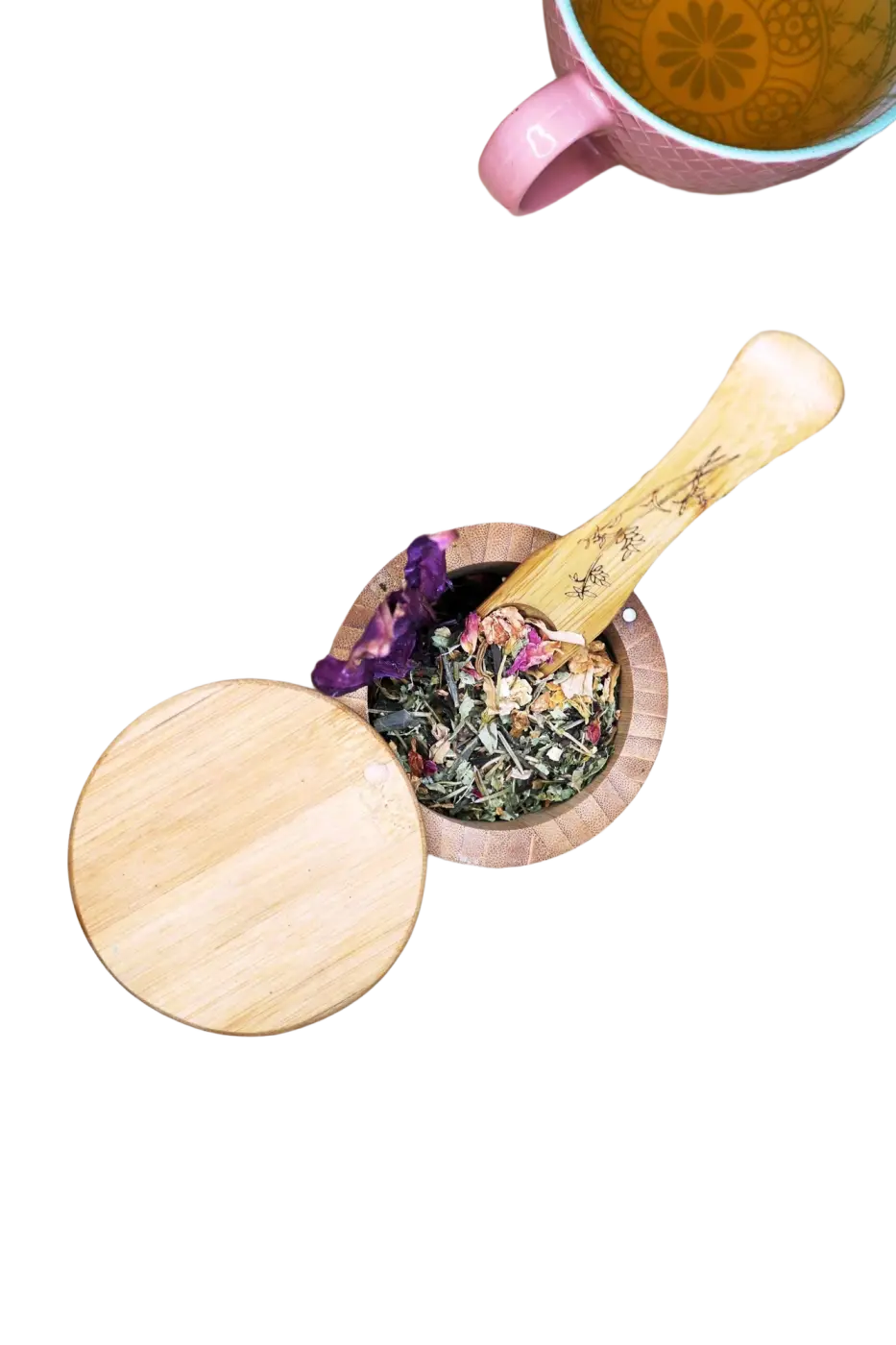 Grüner Heart Chakra Anahata Tee von Ayamani Naturals mit Jasmin, Rose und Kräutern, 25 g, in einer Verpackung.