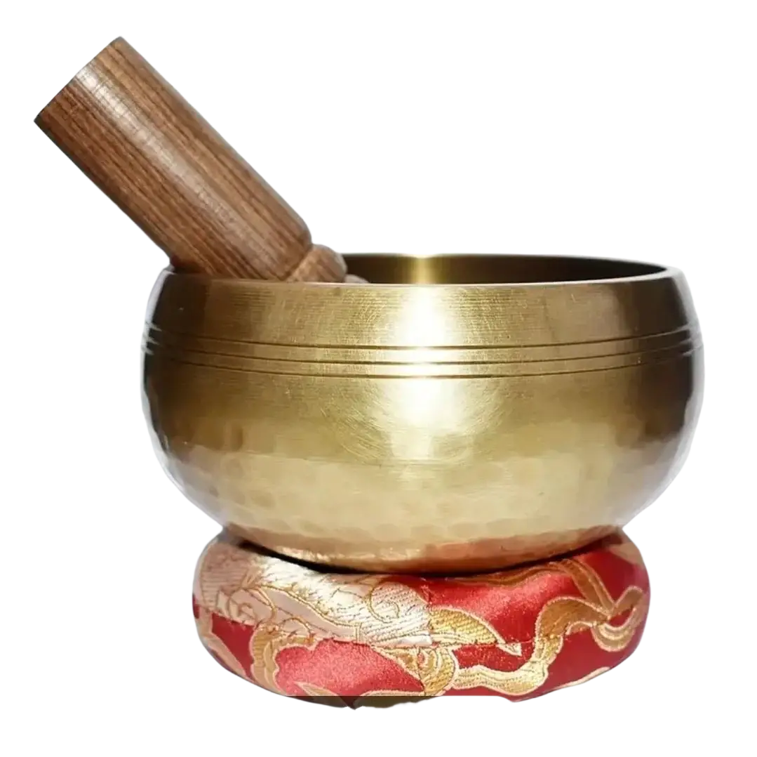 Goldene messing tibetische singing bowl 11cm mit holzklöppel auf rotem gold besticktem kissen mana shop