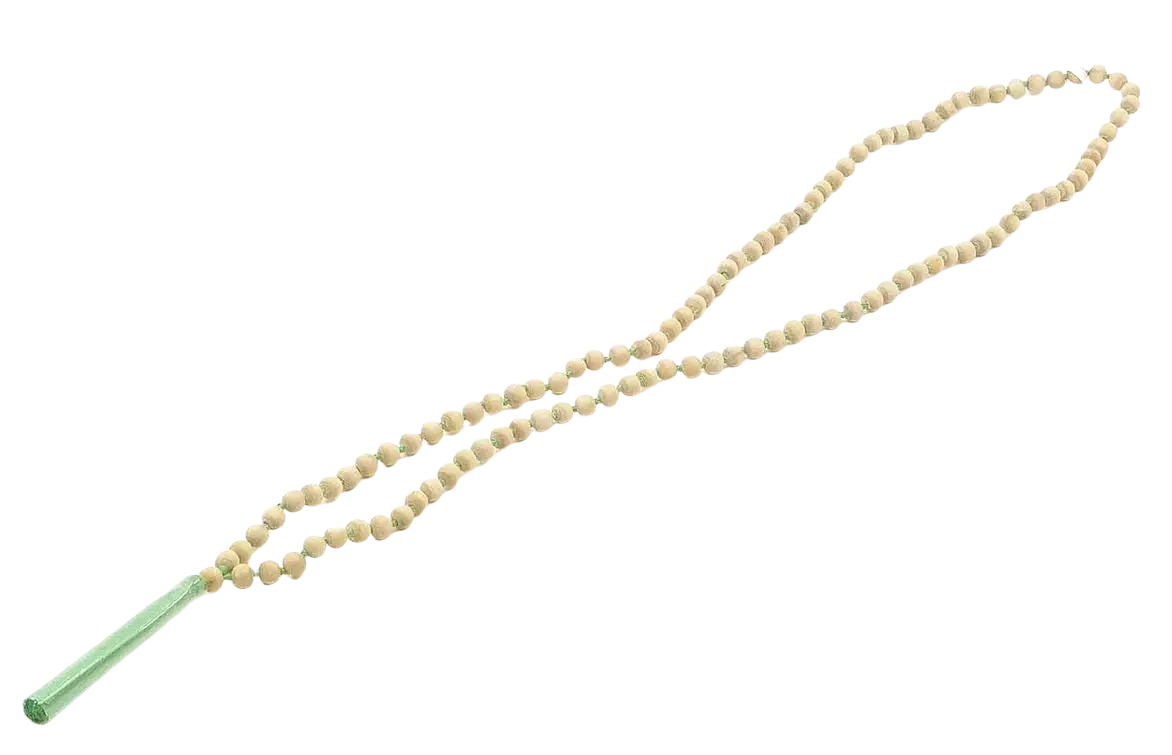 Zarte Tulsi-Schmuck-Halskette mit hellbeigen Holzperlen, GangaPrem Mala aus natürlichen Tulsi-Perlen.