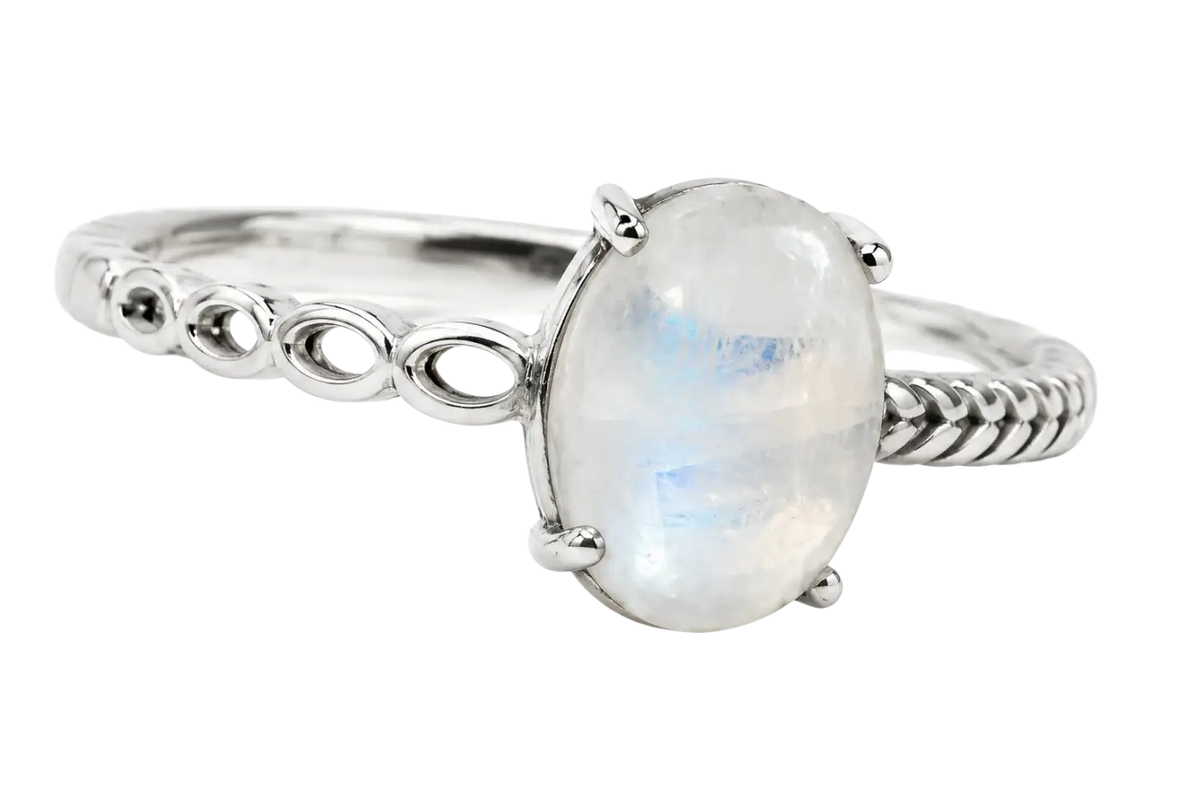 Verstellbarer Mondstein Fingerring aus versilbertem Messing, eleganter Schmuck, detailreiche Verarbeitung, von Artisans de Madagascar