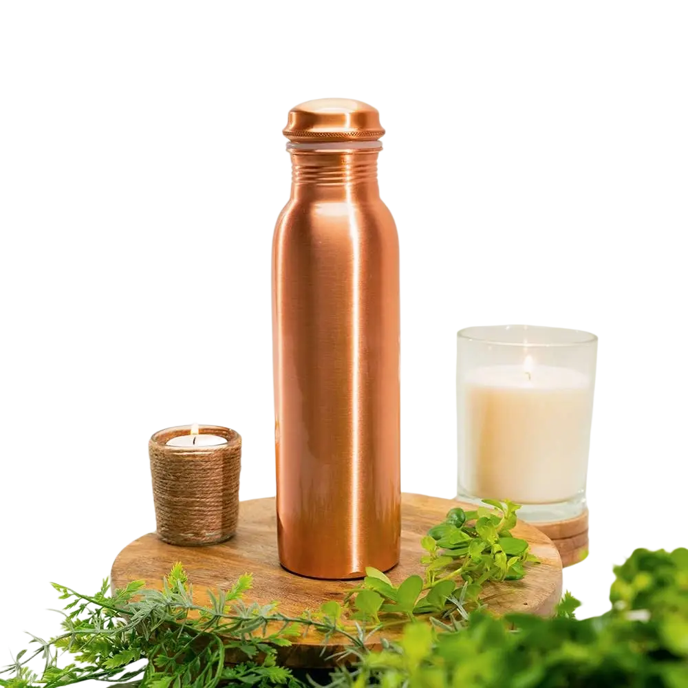 Reine Kupferwasserflasche glatt, 950 ml, von Ayurveda Specialist B.V., zeigt das elegante, glänzende Kupferdesign.