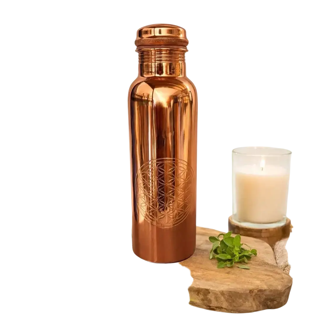 Reine polierte kupfer-wasserflasche flower of life 1 liter mit eingraviertem geometrischem muster für ayurveda specialist