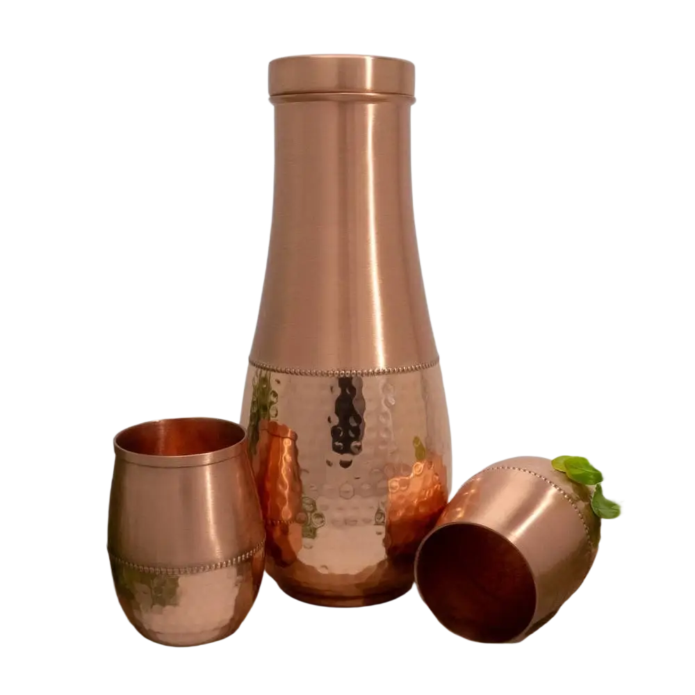 Reines Kupfer-Set mit tropfenförmiger Kupferkaraffe und 2 gehämmerten Kupferbechern, ca. 950 ml, Ayurveda Specialist B.V.