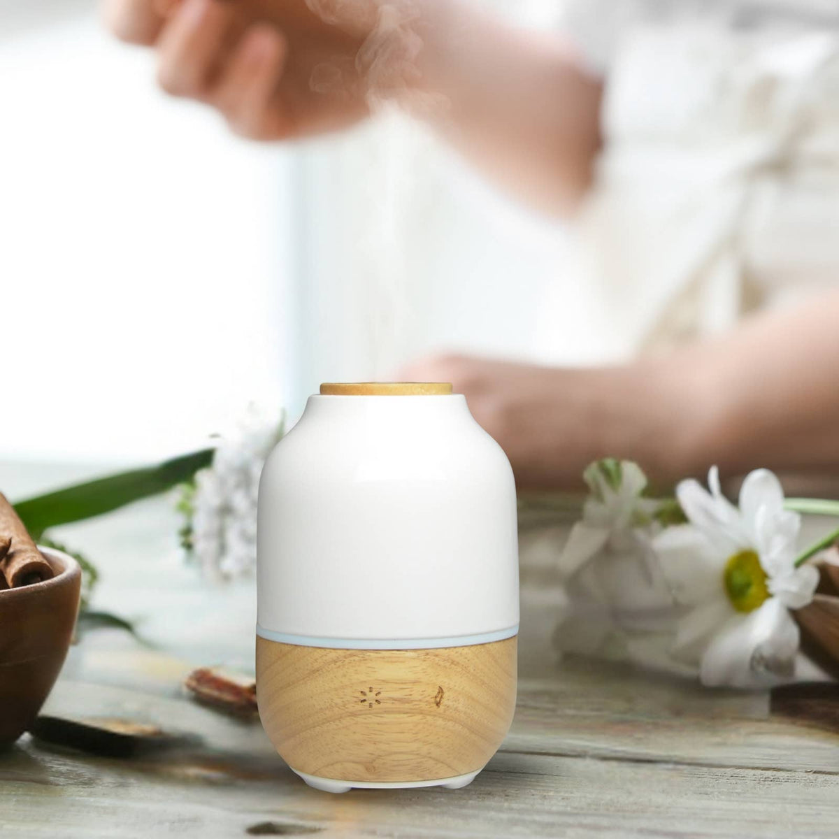 Zen'Arome Diffusor aus Holz und Keramik für ätherische Öle, elegantes Design, ideal für Raumduft und Aromatherapie.