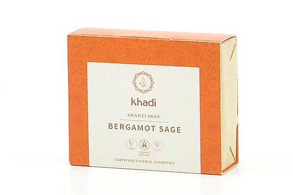 Orange karton mit khadi shanti seife in bergamotte salbei duft bietet natürliche seifen für sanfte reinigung bei mana shop
