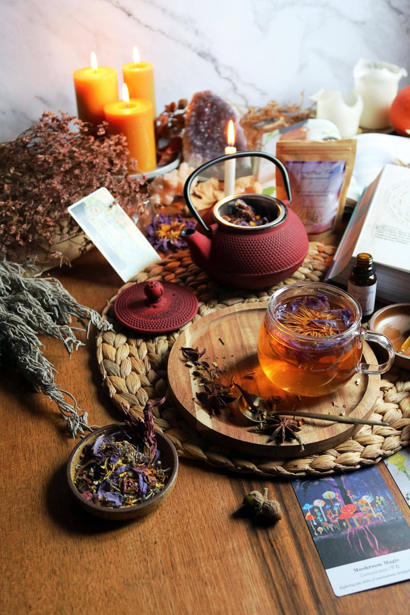 Ayamani Naturals - Priesterin-Tee: Lotus-, Beifuß-, Anis- und Kurkuma-Chakra-Mischung