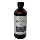 Eine Flasche Ayurveda Specialist Mahanarayana Thailam Kräuteröl auf weißem Hintergrund.