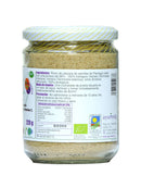  Das rückseitige Etikett eines Glasgefäßes mit "Ayurveda autentico Isabgol Triphala Churna" (Flohsamen in Pulverform). Es listet die Inhaltsstoffe als 98% reines Flohsamenschalenpulver, Haritaki, Bahera, Amla auf, zusammen mit Anwendungshinweisen und Nährwertinformationen.