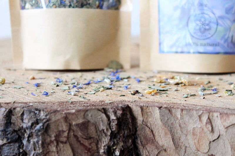 Ayamani Naturals - Kräutertee für das Halschakra zur Linderung von Stimme und Nebenhöhlen| Vishuddha