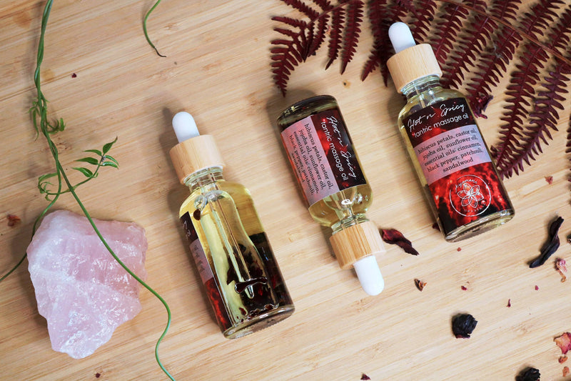 Scharfes und würziges Tantramassageöl | Sinnliches aphrodisierende Öl mit Hibiskus und ätherischen Ölen
