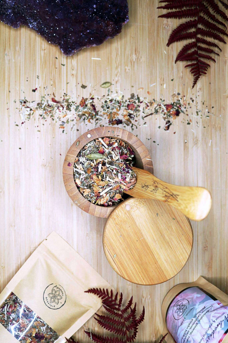 Aphrodisiac tea with damiana, ginseng, cocoa, rose, cardamom