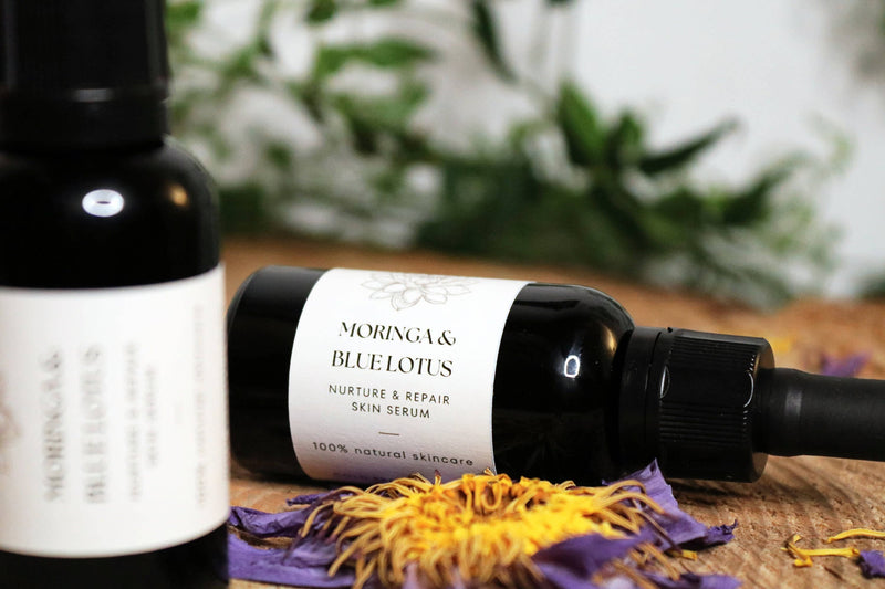 Ayamani Naturals - Beruhigendes Hautpflegeöl mit Blauer Lotus-Moringa und blauer Kamille