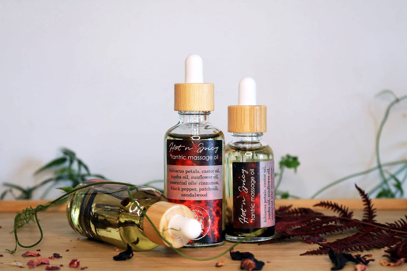 Scharfes und würziges Tantramassageöl | Sinnliches aphrodisierende Öl mit Hibiskus und ätherischen Ölen