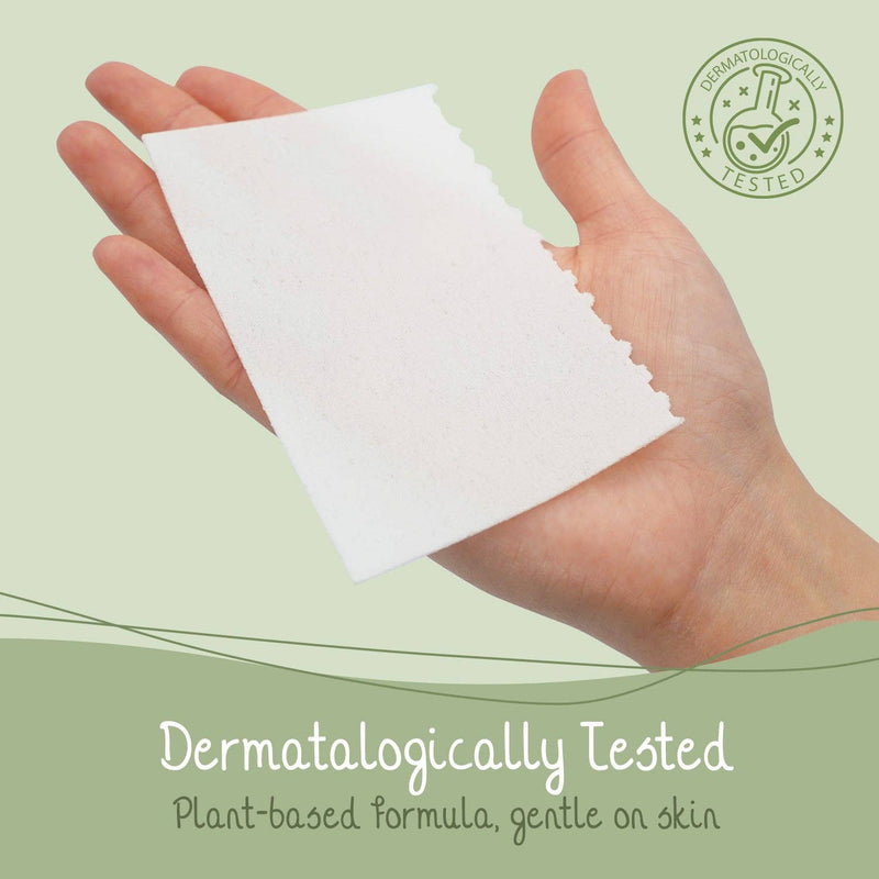 Eine Hand hält ein Waschmittelblatt mit einem "Dermatologisch getestet"-Siegel, das seine pflanzliche Formel und Sanftheit auf empfindlicher Haut hervorhebt.