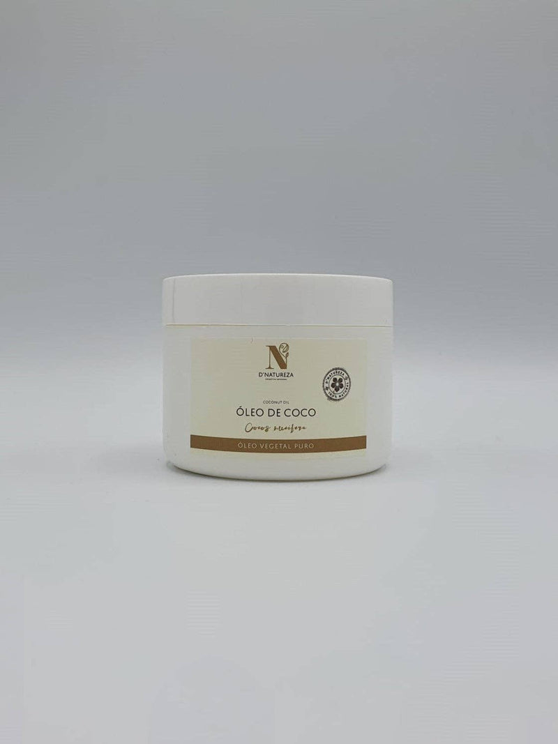 Weißer Tiegel von N'Natureza „Óleo de Coco“ (Kokosöl), beschriftet als „ÓLEO VEGETAL PURO“ (Reines Pflanzenöl).