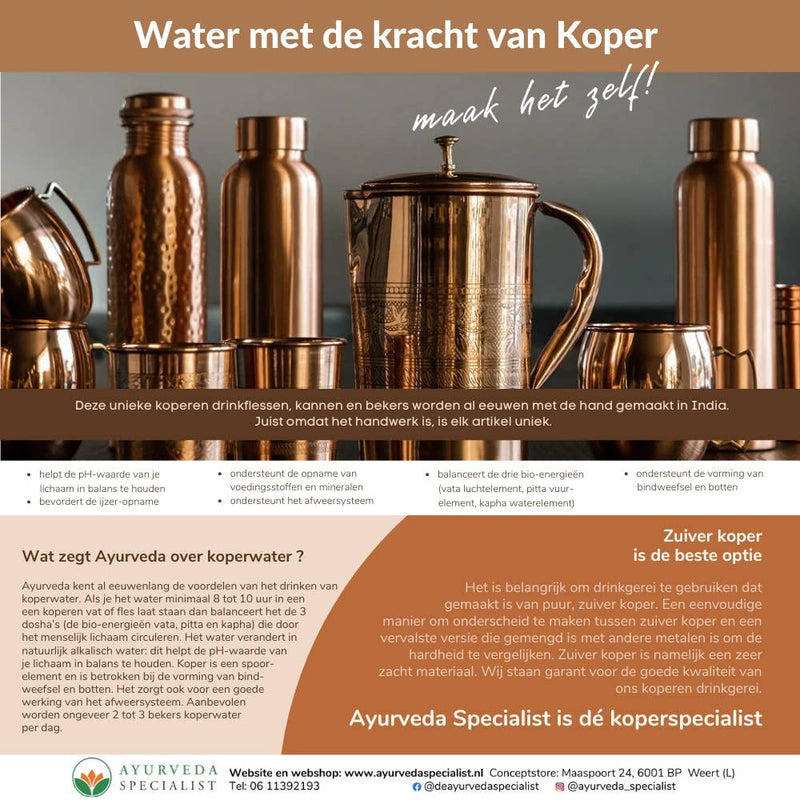 Ayurveda Specialist B.V. - Reine Kupferwasserflasche mit Blumenmuster ± 750 ml/290 g.