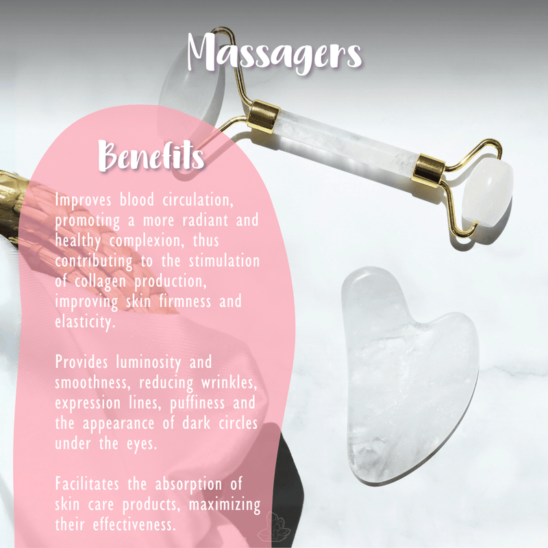 Infografik zu „Massagers: Benefits“, die einen goldgerahmten weißen Jade-Gesichtsroller und ein passendes herzförmiges Gua-Sha-Werkzeug zeigt, mit Text, der Vorteile wie verbesserte Durchblutung und reduzierte Falten auflistet.