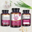 Vorder- und Rückseitenetiketten einer Dose mit geruchlosem Knoblauch, umgeben von frischem Knoblauch und Kräutern.