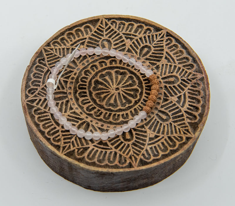 /rosenquarz-armband-rudraksha-liebe-herzoeffnung