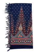 Dunkelblaues Lunghi Hamamtuch mit Pfauenfedernmuster von Mana Kendra, 160x115cm, weich und leicht.