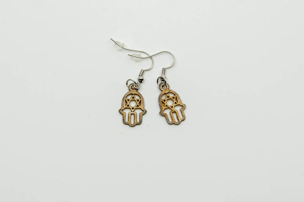 Boucles d'oreilles Hamsa avec lotus et Om – symbolisme et style combinés