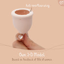 Eine Hand hält eine rosa Menstruationstasse mit einem "Anti-Überlauf-Flügel" und Punkten, hervorhebend "Eigenes 3D-Modell Basierend auf dem Feedback von 100 Frauen".
