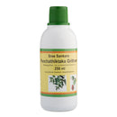 Ayurvedisches Panchathiktaka Gritham Massageöl von AHG gegen Entzündungen und Hautprobleme, Flasche mit goldenem Öl.