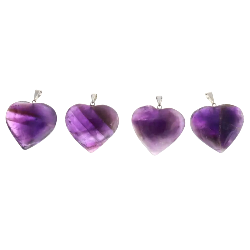 Herzförmiger Amethyst-Anhänger aus Schmuck von Vives de la Cortada S.L, detailreiche Edelstein-Design.