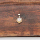 Silberschmuck Ketten mit Mondstein-Anhänger von Ananta Lienhard, Symbol für Intuition und innere Balance