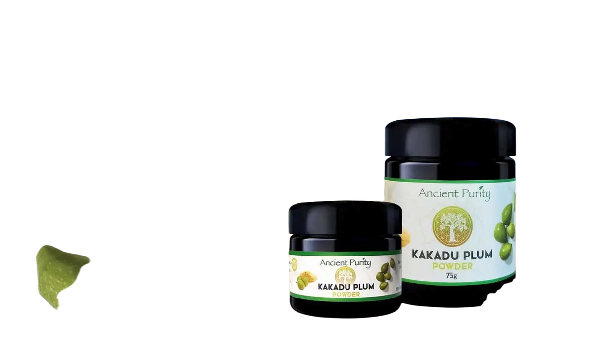Ancient Purity Kakadu-Pflaume Nahrungsergänzungsmittel mit hohem Vitamin C-Gehalt, zeigt frische Kakadu-Pflaumen in der Packung