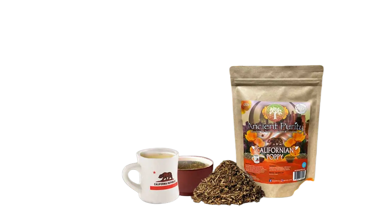 Beruhigender Kräutertee mit Kalifornischem Mohn von Ancient Purity, zeigt eine Tasse Tee und getrocknete Mohnblumen.