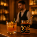 Honigglas mit ANUK Manuka-Honig MGO400+ in Premiumqualität, cremige Konsistenz, dunkle Farbe, natürlicher Honig aus Neuseeland