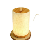 Brauner Aroma Diffuser und Vernebler für Räucherwaren von Mana Kendra GmbH, zeigt sanften, warmen Dampf.