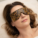 Tiger Eye Gesichtsmaske von Artisans de Madagascar, natürliche Pflege für entspannte Haut, detaillierte Ansicht der Gesichtsmasken.