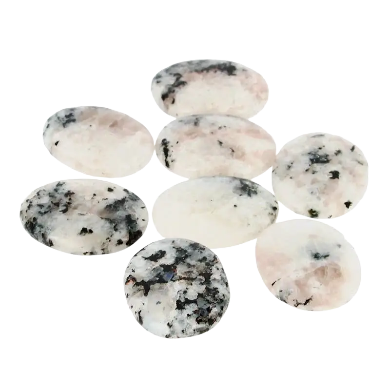 Hochwertige Schmuck-Perlen von Artisans de Madagascar aus Mondstein, 3,5 bis 4 cm, klare, schimmernde Steine für elegante Ohrringe oder Halskette