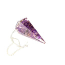 Artisans de Madagascar Amethyst-Orgonit-Pendel, 5 cm, handgefertigter Schmuck mit lila Amethyst und organischen Mustern.