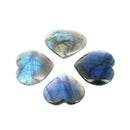 Labradorith-Herz Schmuck von Artisans de Madagascar, handgefertigtes Naturstein-Accessoire, 3,5 bis 4 cm groß.