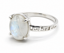 Verstellbarer Mondstein Fingerring aus versilbertem Messing, handgefertigter Schmuck von Artisans de Madagascar, mit blauer Mondstein-Optik