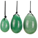 Drei grüne aventurin yoni-eier 45 x 35 mm gebohrt mit schwarzen schnüren von artisans de madagascar