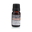 Eine kleine Braunglas-Tropfflasche mit reinem ätherischen Patchouli-Öl von Ancient Wisdom auf weißem Hintergrund.