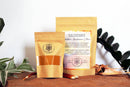 Golden Chai Latte mit Reishi von Ayamani Naturals, warmes Getränk in einer Tasse, mit goldener Farbe und Reishi-Pilzen.