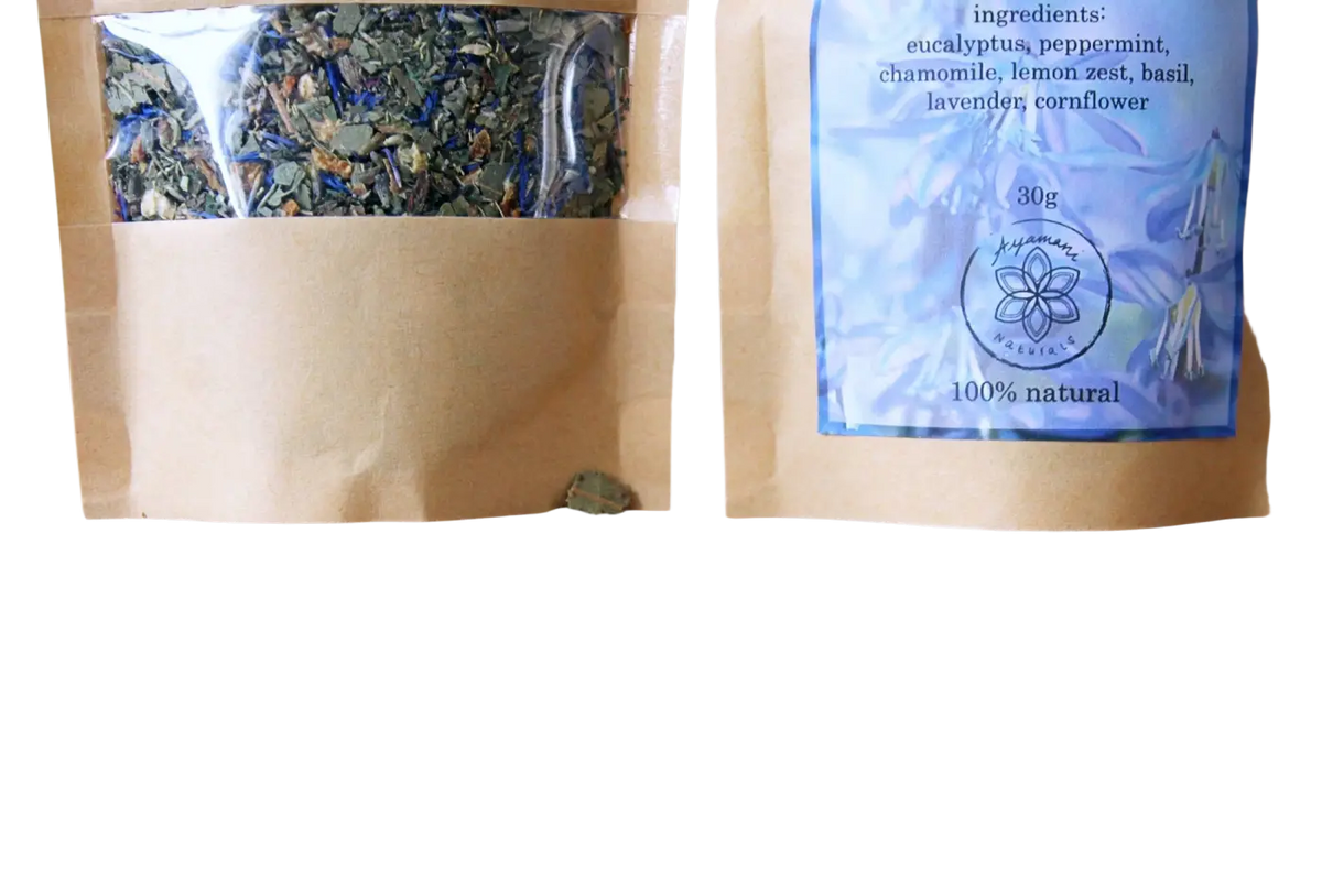 Ayamani Naturals Kräutertee für das Halschakra, Vishuddha, mit natürlichen Zutaten zur Unterstützung der Stimme und Nebenhöhlen.