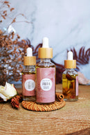 Ayamani Naturals Freya Öl, feminines Massageöl mit Ritual- und Körperanwendung, natürliches Feminin-Göttinnenöl.