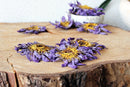 Getrocknete blaue Lotusblüten von Ayamani Naturals, Nymphaea Caerulea, für Tee, 15g oder 100g, mit blauen Blüten und grünen Blättern