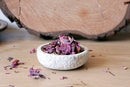 Ayamani Naturals Red Lotus Nymphaea Rubra getrocknete Blütenblätter für Tee, entspannendes Tonikum und Aphrodisiakum, Nahaufnahme